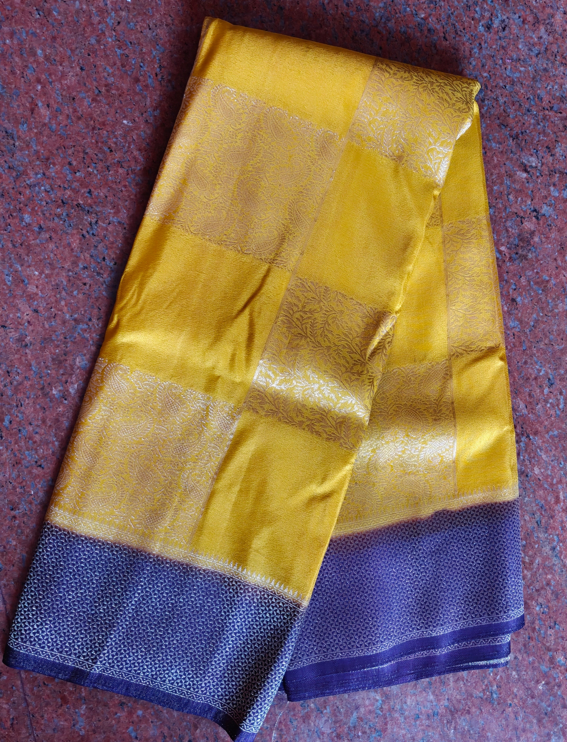 SV22  Elegant crepe silk saree with rich woven zari border and beautifully detailed pallu