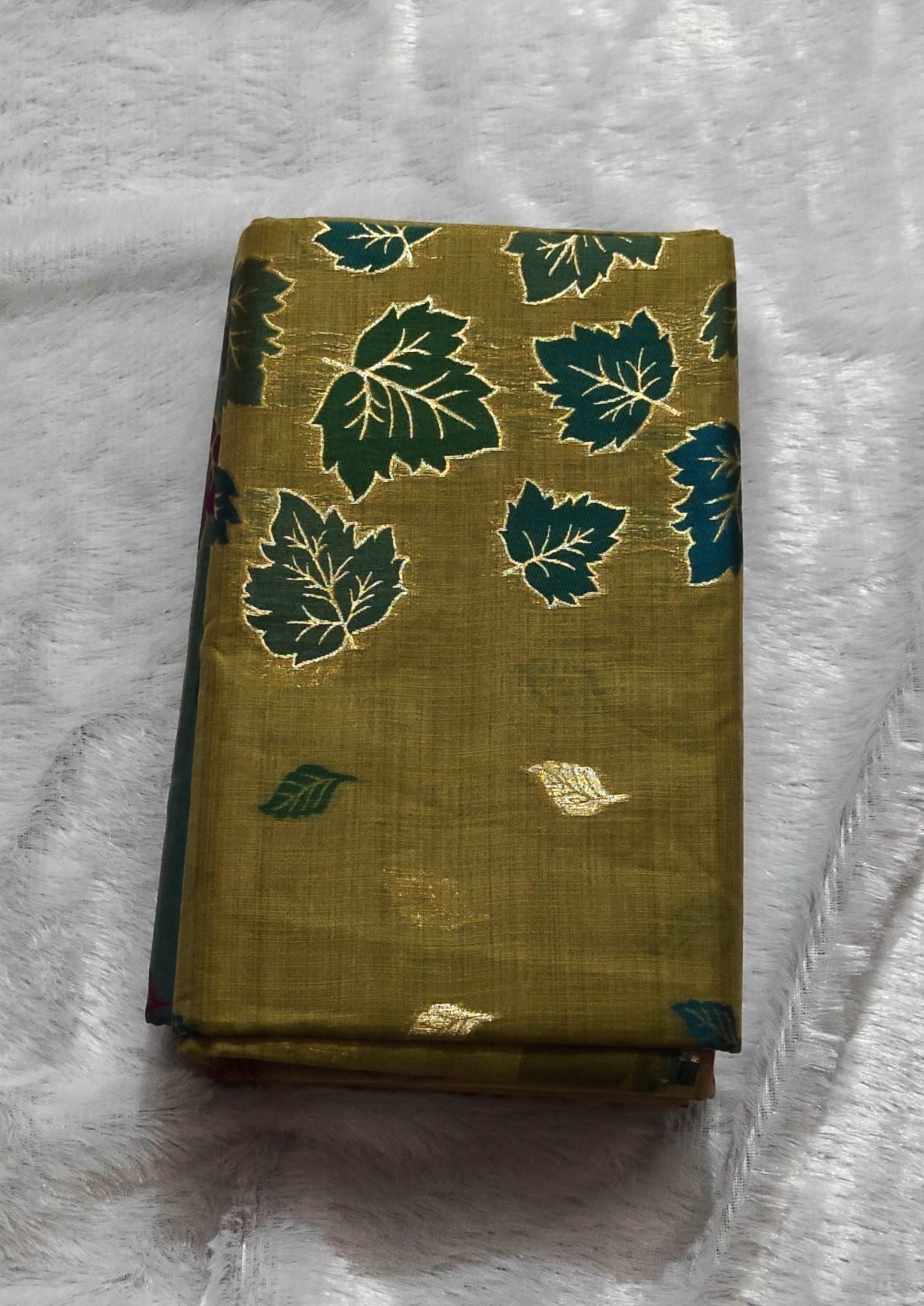 SV13                                   Bengal Cotton Saree with Elegant Leaf Motifs
