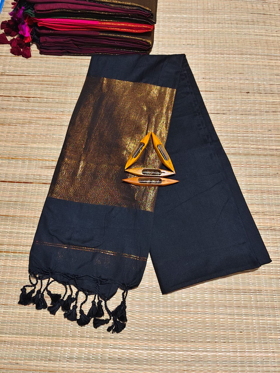 SV08                                    Khadi cotton rich golden zari saree