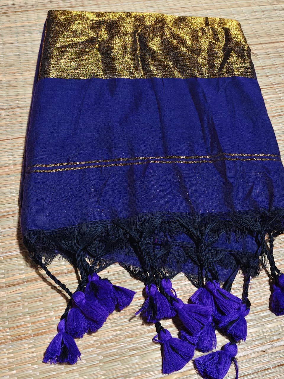 SV08                                    Khadi cotton rich golden zari saree