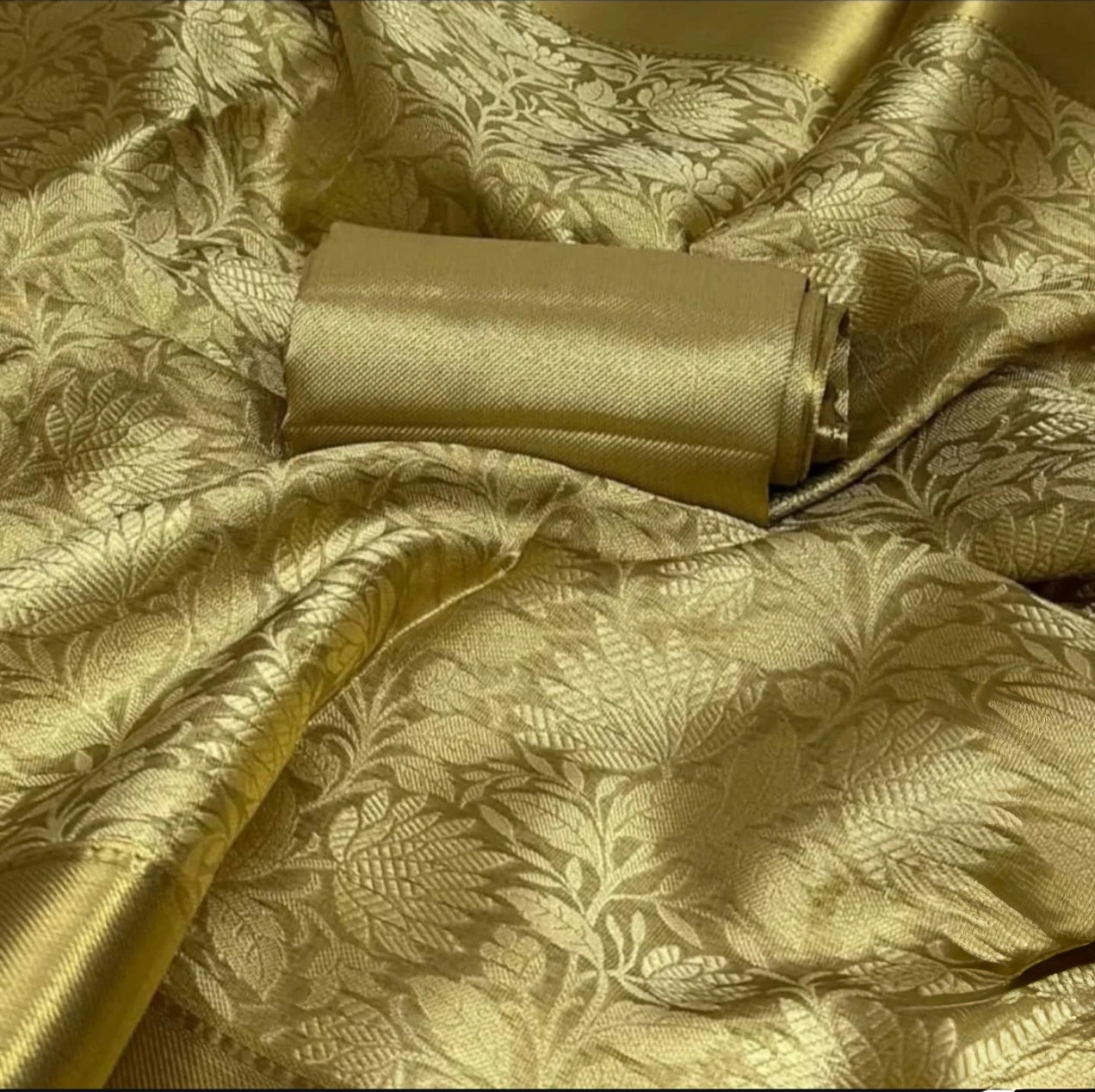 SV19   Semi Bridal Soft Tissue Silk Saree with Rich Zari Border & Pallu