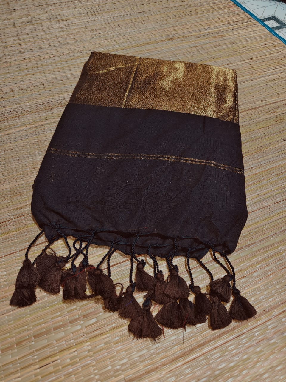 SV08                                    Khadi cotton rich golden zari saree